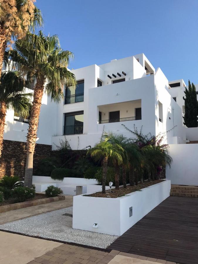 Flamingo Apartment *